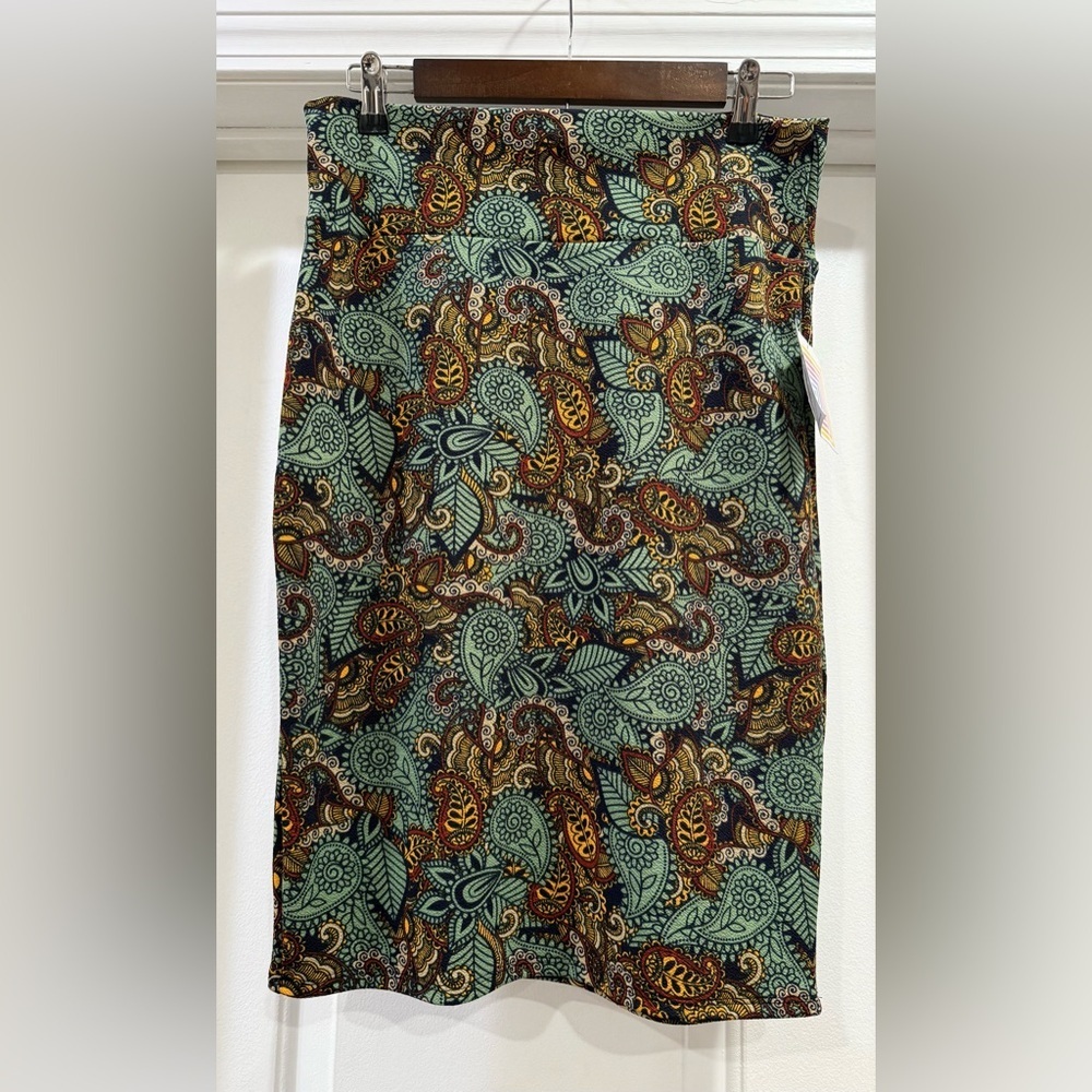LuLaRoe Cassie Pencil Skirt Paisley Size Medium 🆕🆕🆕🆕🆕